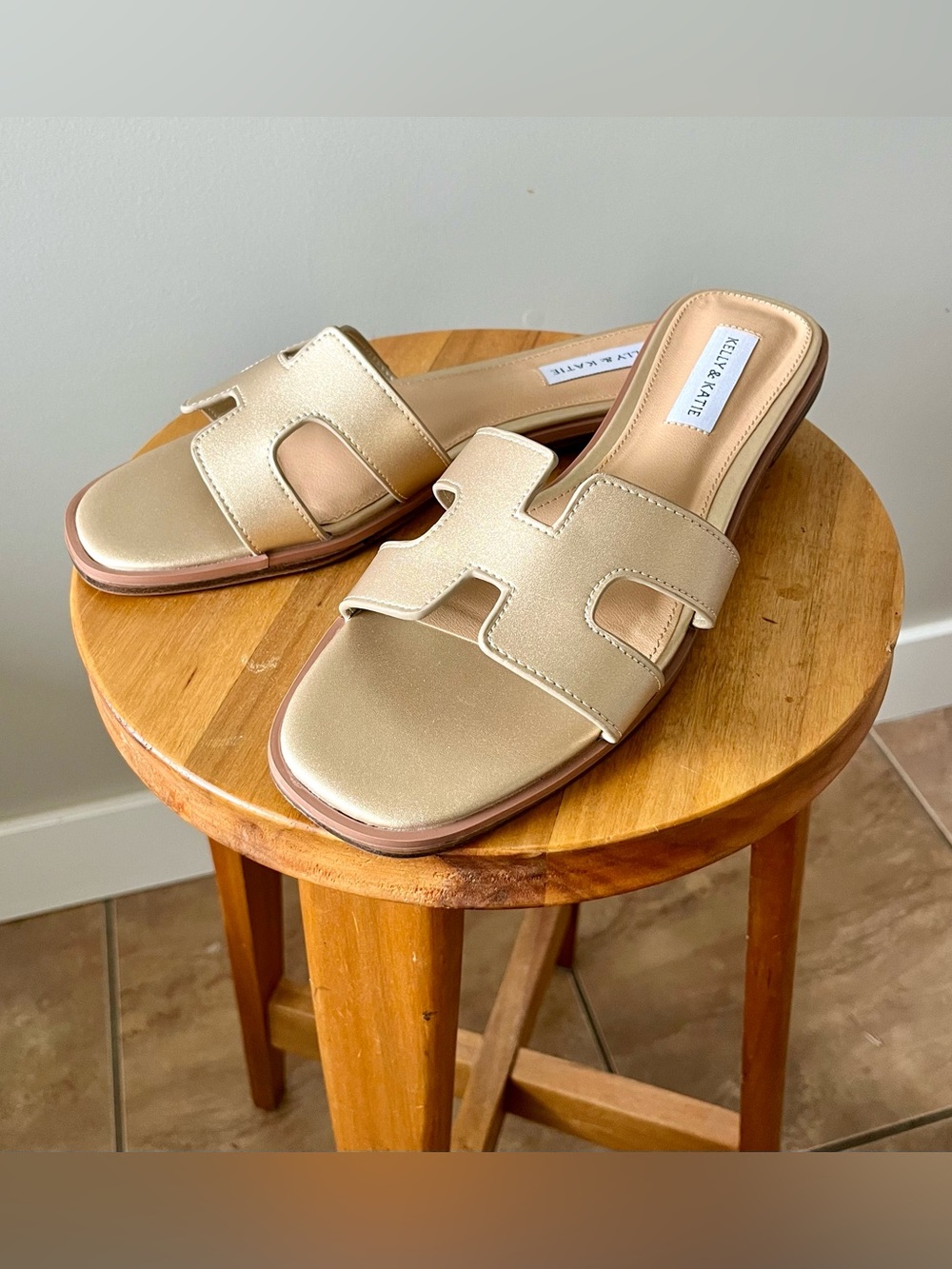 Kelly & Katie Metallic Champagne Leather Hilda Flat Slide Sandals Size 10